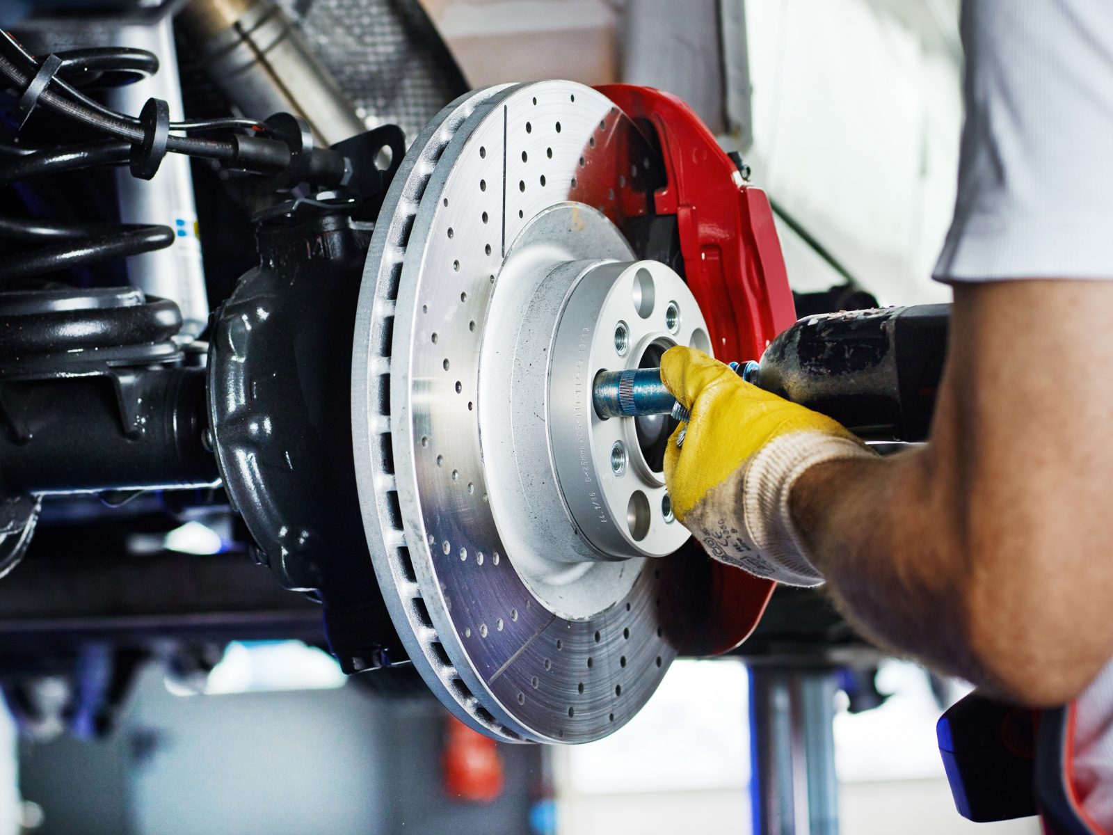 How to spot the signs of brake problems