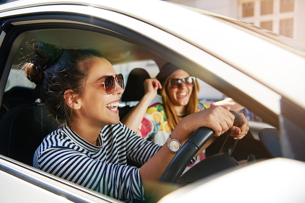 girls_enjoying_car_finance