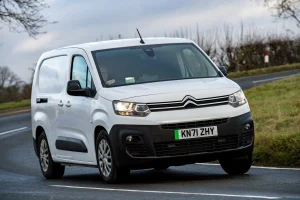 citroen e-berlingo in white