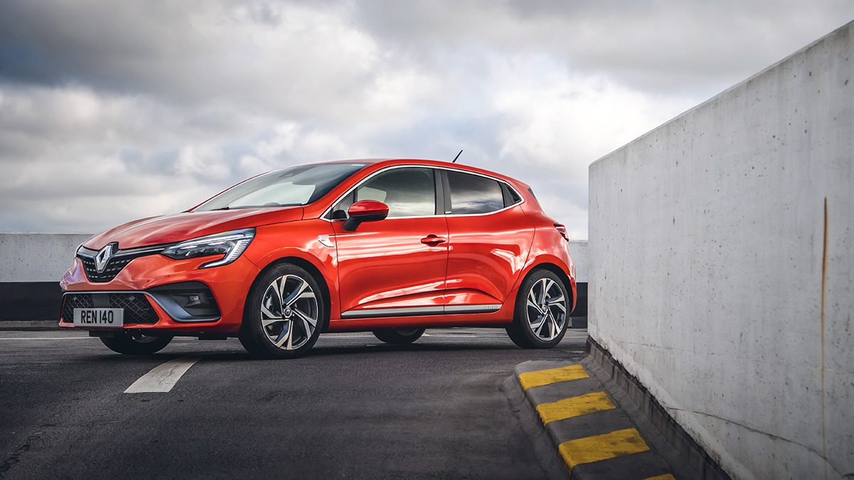 orange hybrid Renault clio